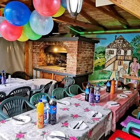 بيت للعطل Vikendica Delic *